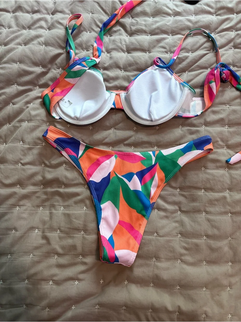 Multicolor Abstract Print Underwire Bikini
